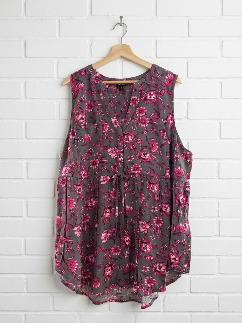 Torrid Gray & Pink Floral Sleeveless Tie-Waist Tunic Blouse Size 2 (2X)